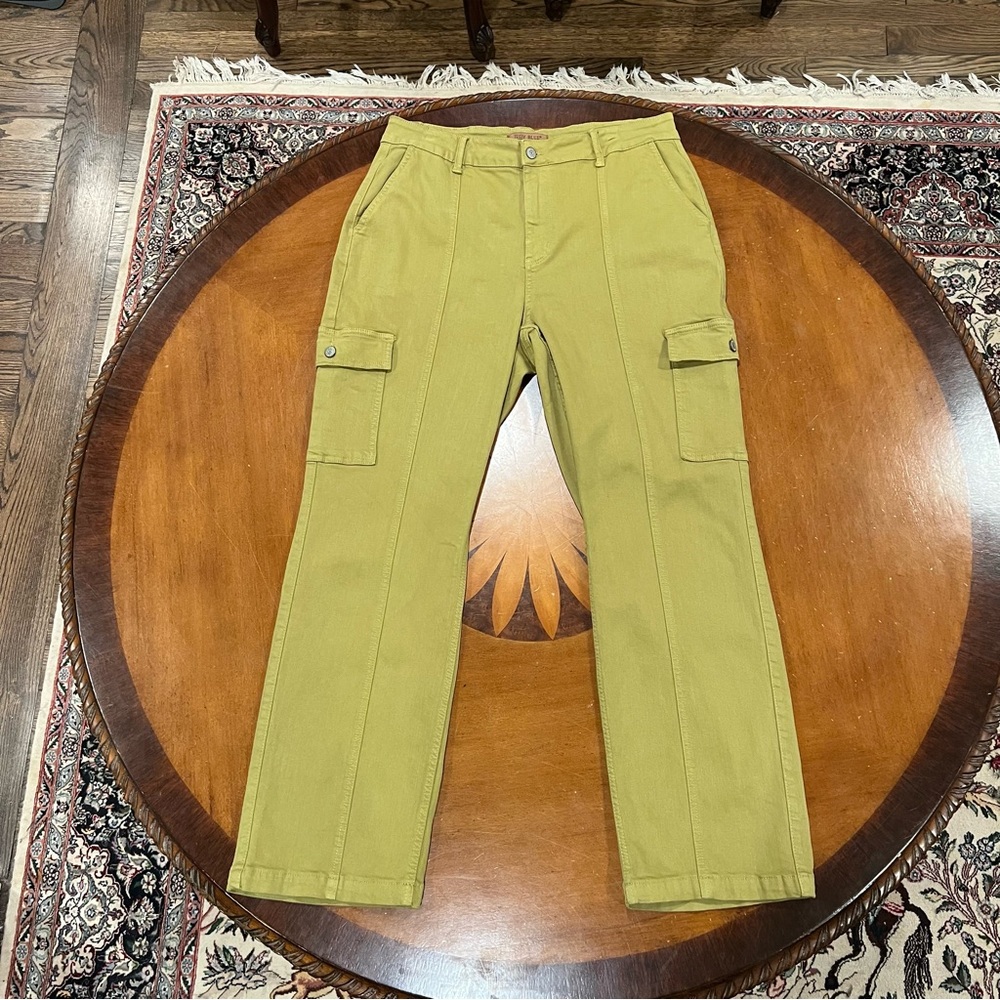 Judy Blue High Rise Straight Leg Cargo Pants Matcha Green
16W - Picture 3 of 16